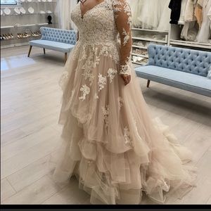 Essence of Australia wedding dress d2186